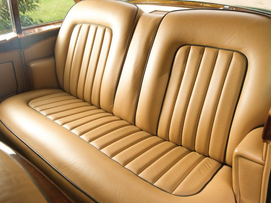 Интерьер Bentley S2 Continental Flying Spur by Mulliner 1959 года  (фото 6 из 15)